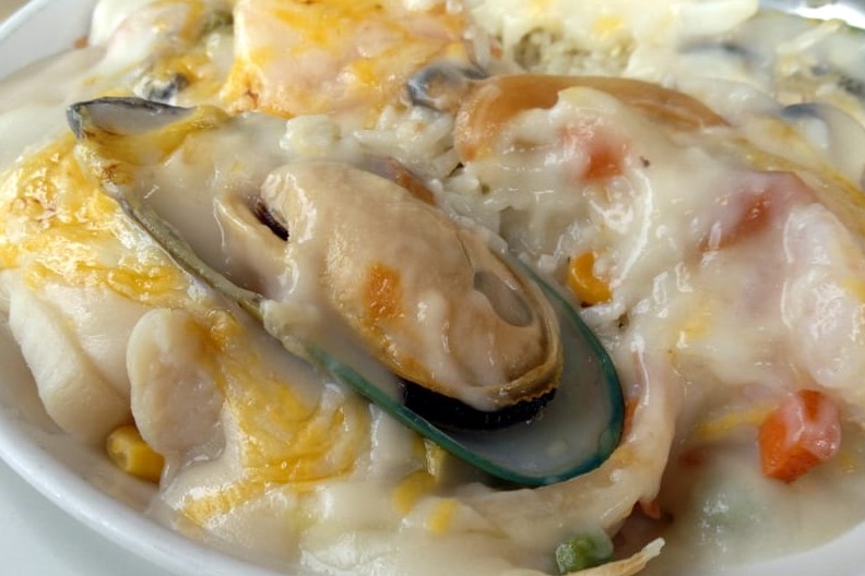 baked mussels on rice